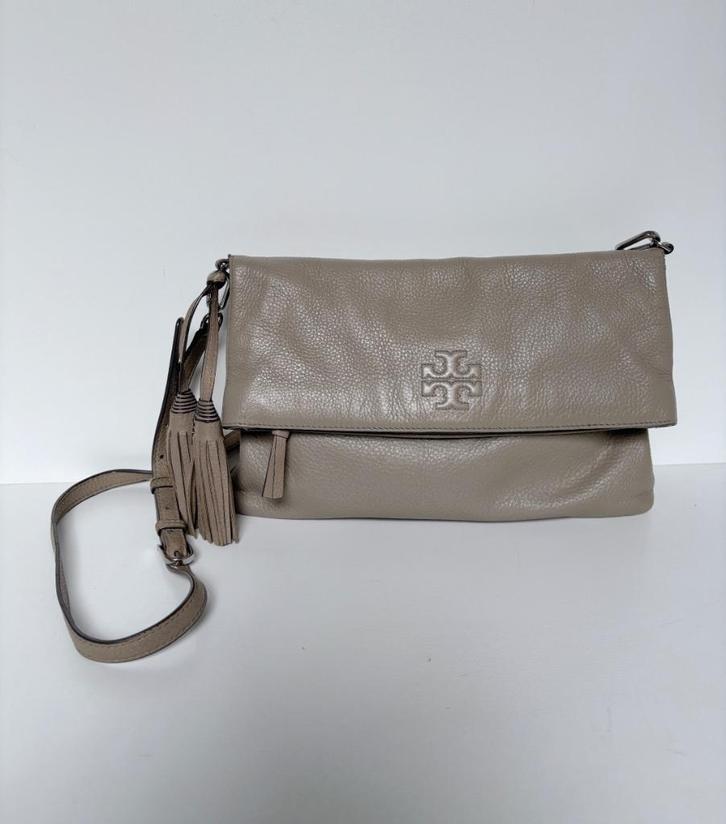 TORY BURCH Taupe grijs leer crossbody schouder bag tas, Sieraden, Tassen en Uiterlijk, Tassen | Damestassen, Zo goed als nieuw