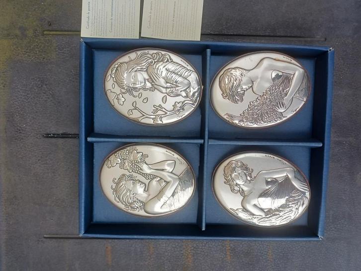 Retro 4 medaillons verzilvert gemerkt met certificaat ', Antiek en Kunst, Antiek | Goud en Zilver, Zilver, Ophalen of Verzenden