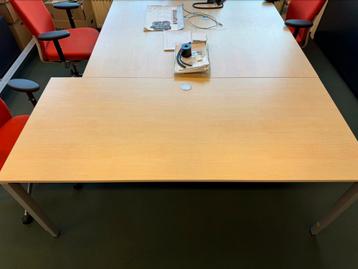 Bureau 180x80 is verstelbaar qua hoogte beschikbaar voor biedingen
