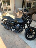 Moto Guzzi V7 Stone 850 - 2022, Motoren, 2 cilinders, Motorrijbewijs A, Particulier, Meer dan 35 kW