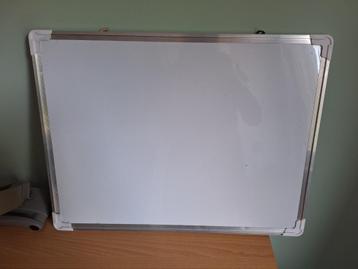 white board beschikbaar voor biedingen