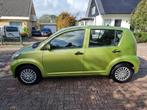 Daihatsu Sirion 2, 1.0 12V Premium, nieuwe APK, koude airco, Auto's, Daihatsu, Voorwielaandrijving, Stof, Bedrijf, Handgeschakeld