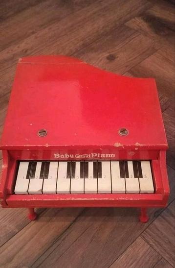 Vintage 1960's red Baby Grand Piano toy (65 jaar oud)