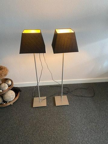 2 Staande Lampen - Zwart & Metaal - Verstelbaar beschikbaar voor biedingen