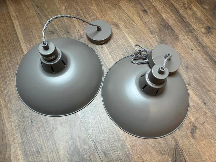 2 stuks hanglamp - Industrieel Design, Huis en Inrichting, Lampen | Hanglampen, Zo goed als nieuw, 50 tot 75 cm, Metaal, Ophalen