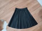 Plu leren zwarte plooien/ plissé rok mt M, Kleding | Dames, Rokken, Maat 38/40 (M), Zwart, Ophalen of Verzenden, Zo goed als nieuw