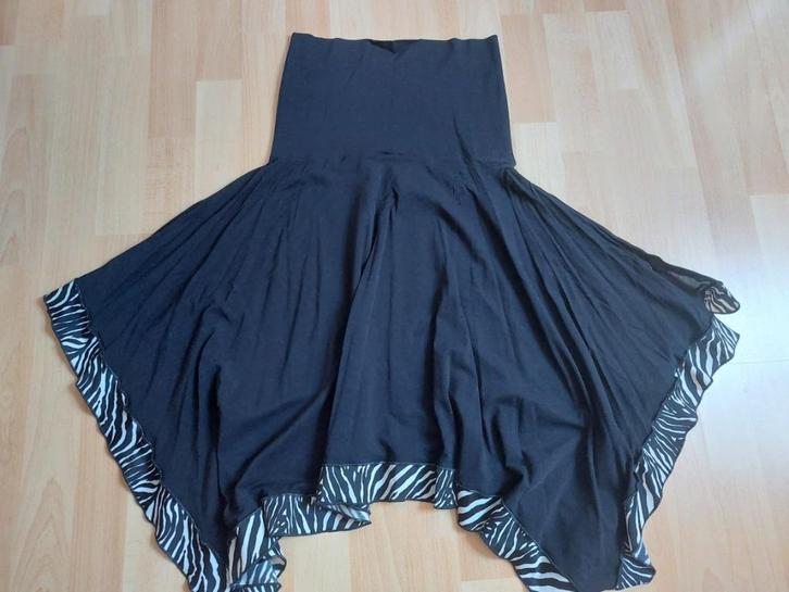 Zwarte rok *zebra*, Kleding | Dames, Rokken, Zo goed als nieuw, Maat 38/40 (M), Zwart, Knielengte, Ophalen of Verzenden