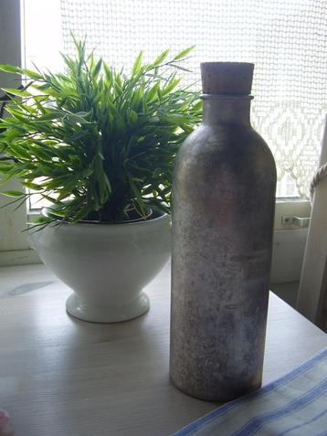 Retro aluminium (water)fles met kurk beschikbaar voor biedingen