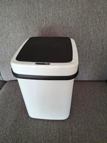 Prullenbakje (toilet/badkamer) met sensor, NIEUW beschikbaar voor biedingen