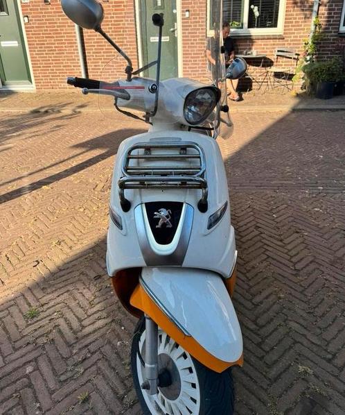 Peugeot django (2015), Fietsen en Brommers, Scooters | Overige merken, Gebruikt, Maximaal 25 km/u, Benzine, Ophalen