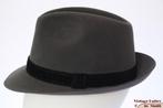 mooie Vintage Gleufhoed Wegener grijs vilt 56, Wegener, Ophalen of Verzenden, Accessoires, Grijs