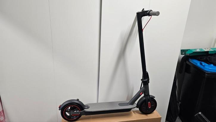 Nieuw in doos; Qmwheel H7 elektrische step 350W, Fietsen en Brommers, Steps, Nieuw, Elektrische step (E-scooter), Ophalen of Verzenden