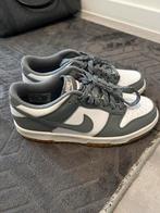 Nike Dunk Sneakers Maat 38 - Zo goed als nieuw!, Kleding | Dames, Schoenen, Nike, Ophalen of Verzenden, Grijs, Sneakers of Gympen