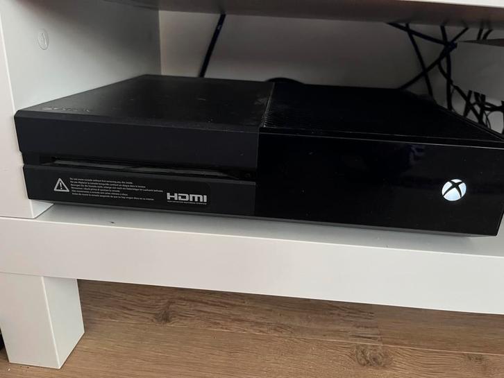 Xbox One, Spelcomputers en Games, Spelcomputers | Xbox One, Gebruikt, Xbox One, 500 GB, Met 2 controllers, Met games, Ophalen