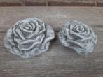 2 betonnen roosjes beeld tuinbeeld rozen beeldjes beton, Ophalen of Verzenden, Nieuw