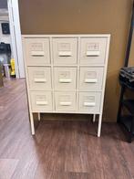 Witte vakkenkast met metalen frame, Huis en Inrichting, Kasten | Kledingkasten, Ophalen, Gebruikt, 100 tot 150 cm, 50 tot 100 cm