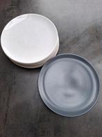 10 dinerborden, Hema 7 witte en 3 grijze borden, nog netjes, Huis en Inrichting, Keuken | Servies, Gebruikt, Ophalen of Verzenden