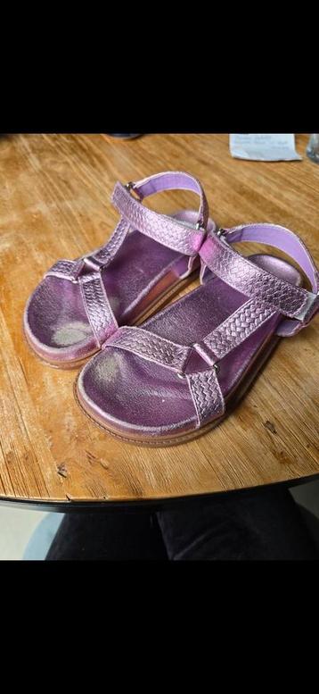 Leuke paarse sandalen maat 32 beschikbaar voor biedingen