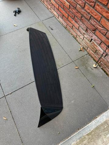 Volkswagen golf 8 achter spoiler kleur lh7q delphin grey beschikbaar voor biedingen