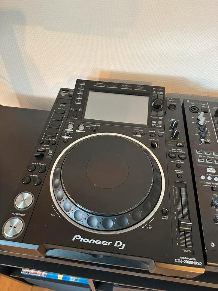 Complete dj set: 2x CDJ2000NXS2 + DJM900 nexus + monitoren, Muziek en Instrumenten, Dj-sets en Draaitafels, Zo goed als nieuw