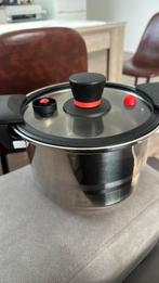 Snelkookpan met glazen deksel ( 22 ) cm, Huis en Inrichting, Keuken | Potten en Pannen, Ophalen of Verzenden, Zo goed als nieuw