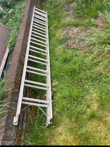 Opsteekladder 2x12 treden, max 5.75m beschikbaar voor biedingen