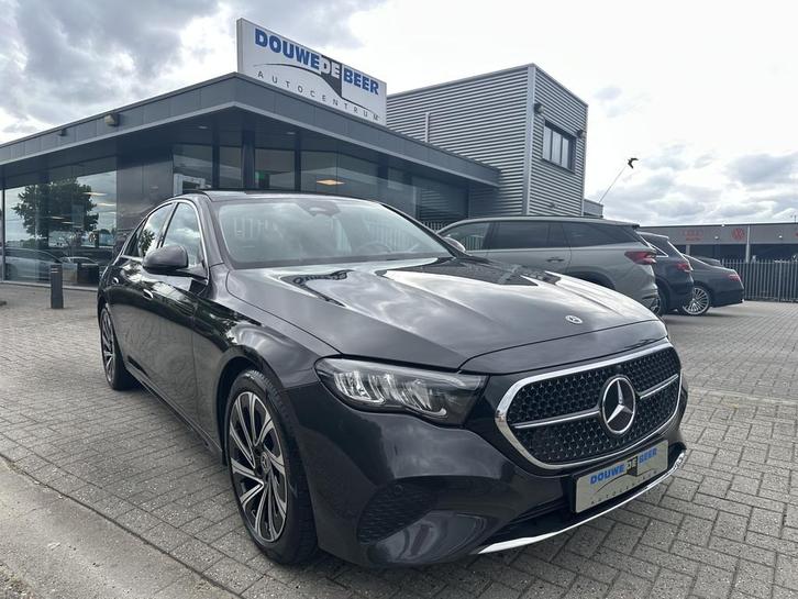 Mercedes-Benz E-Klasse 200 Avantgarde Pano-Dak | 19 inch | C, Auto's, Mercedes-Benz, Bedrijf, Te koop, E-Klasse, ABS, Achteruitrijcamera