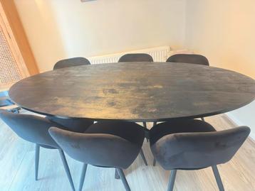Ovaal eettafel zwart( incl 6 eetkamerstoelen)