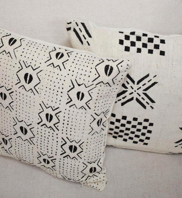 Nieuwe Afrikaanse handgemaakte kussenhoesjes , crème., Huis en Inrichting, Woonaccessoires | Kussens, Nieuw, Wit, Vierkant, Ophalen of Verzenden