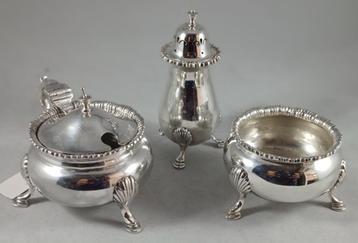 Zilver Suikerstrooier, mosterdpot en zoutschaal Engeland ant beschikbaar voor biedingen