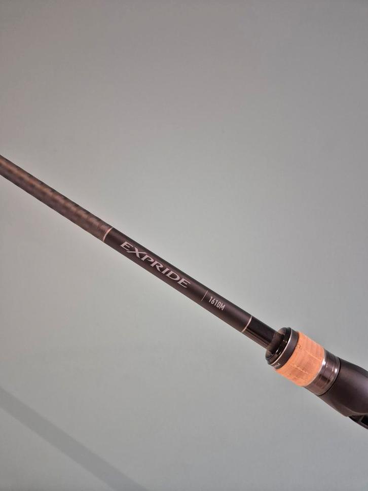 Shimano Expride 1610M, Watersport en Boten, Hengelsport | Roofvissen, Zo goed als nieuw, Werphengel, Ophalen