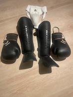 Kickboks set: handschoenen, scheenbeschermers en tok, Sport en Fitness, Vechtsporten en Zelfverdediging, Ophalen of Verzenden