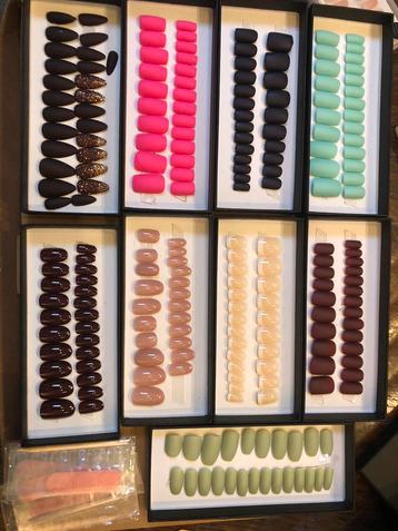 Iconeve press ons beschikbaar voor biedingen