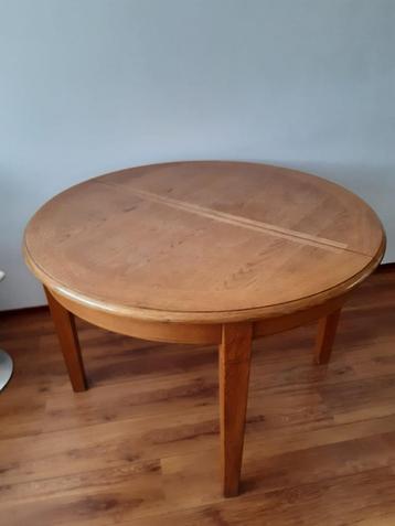 Eettafel  beschikbaar voor biedingen