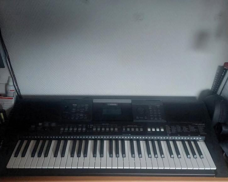 Yamaha PSR-E463 Keyboard - Gebruikt, werkt perfect!, Muziek en Instrumenten, Keyboards, Gebruikt, 61 toetsen, Yamaha, Aanslaggevoelig