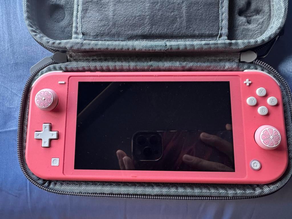 Nintendo Switch Coral Roze - Zo goed als nieuw!, Online, Overige genres, 1 speler, Ophalen of Verzenden