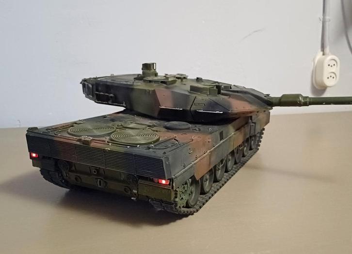 LEOPARD 2A6 1:16 TAMIYA, Hobby en Vrije tijd, Modelbouw | Radiografisch | Overige, Zo goed als nieuw, Ophalen