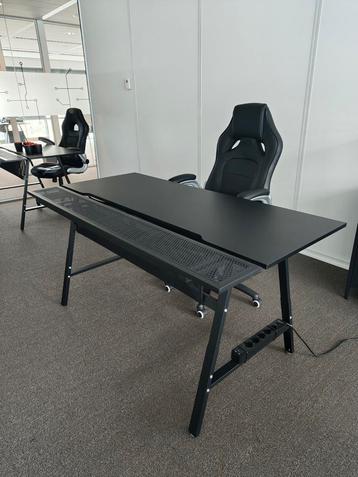 Ikea Bureau - Zwart - Gaming/Kantoor beschikbaar voor biedingen