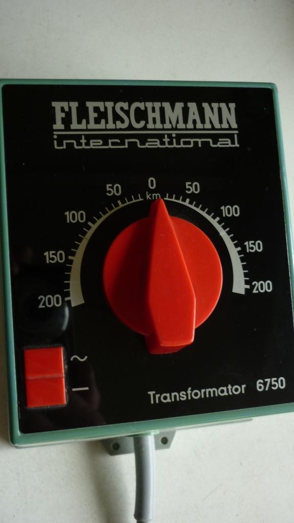 Fleischmann 6750 transformator, Hobby en Vrije tijd, Modeltreinen | H0, Gebruikt, Transformator of Voeding, Gelijkstroom, Fleischmann