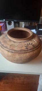Antieke aardewerk pot met decoratie Romeins ? Bodemvondst ?, Antiek en Kunst, Antiek | Keramiek en Aardewerk, Ophalen of Verzenden