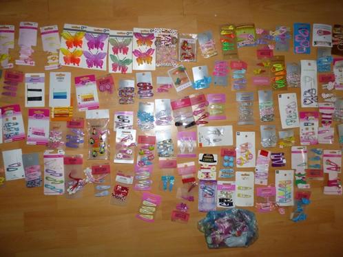 Zeer veel schattige haarspeldjes/elastiekjes/clips/schuifjes, Kinderen en Baby's, Kindermode-accessoires, Zo goed als nieuw, Ophalen of Verzenden
