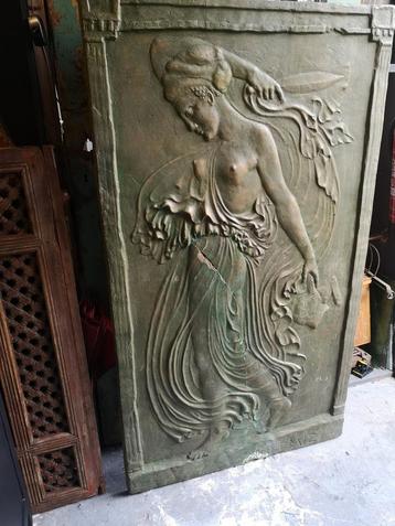 Zwaar wandpaneel griekse godin beschikbaar voor biedingen