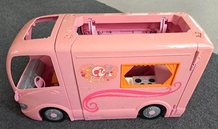 Barbie camper huis kast paard, Kinderen en Baby's, Speelgoed | Poppen, Gebruikt, Barbie, Ophalen of Verzenden