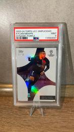 PSA 9 Kylian Mbappe /25 Dynamic Purple Topps Simplicidad, Ophalen of Verzenden, Nieuw, Plaatje