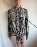 Ambika blouse slangenprint maat S beige grijs zwart, Kleding | Dames, Blouses en Tunieken, Maat 38/40 (M), Beige, Ophalen of Verzenden