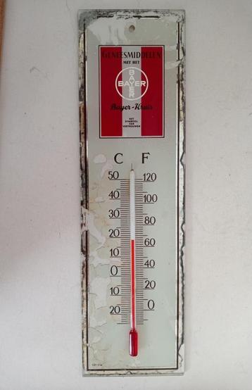 Oude thermometer Glas Bayer kruis het symbool van vertrouwen beschikbaar voor biedingen