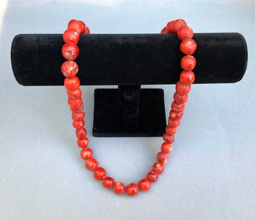 Ketting met antieke Bloedkoraal Kralen, Sieraden, Tassen en Uiterlijk, Antieke sieraden, Ketting, Overige materialen, Ophalen of Verzenden