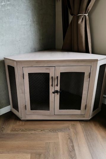 Bench driehoekig  beschikbaar voor biedingen