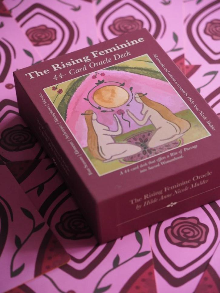 The Rising Feminine Oracle Deck | Orakel, Tarot Kaarten, Hobby en Vrije tijd, Overige Hobby en Vrije tijd, Nieuw, Ophalen of Verzenden