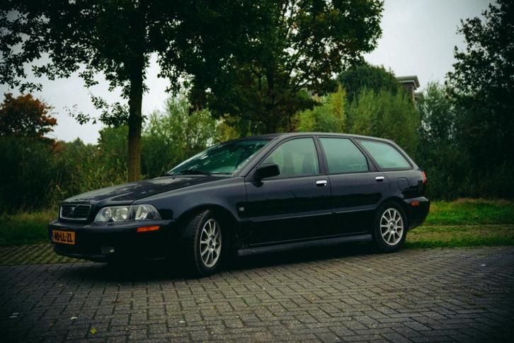 Volvo V40 2.0 I 16V 2003 Zwart, Auto's, Volvo, Particulier, V40, Airbags, Airconditioning, Alarm, Android Auto, Apple Carplay